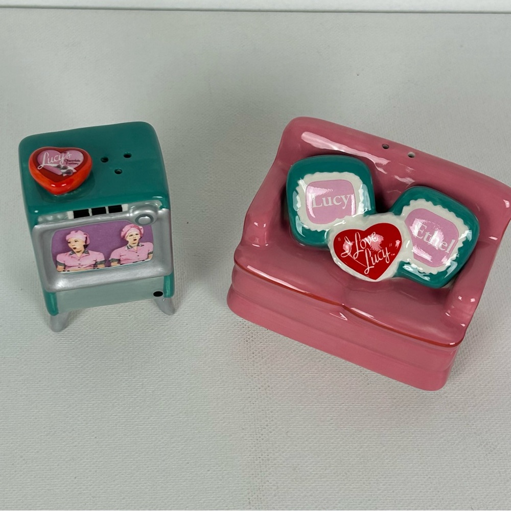 NIB - 2005 - Retro 'I love Lucy - Job Switching' Ceramic Salt and Pepper Shakers